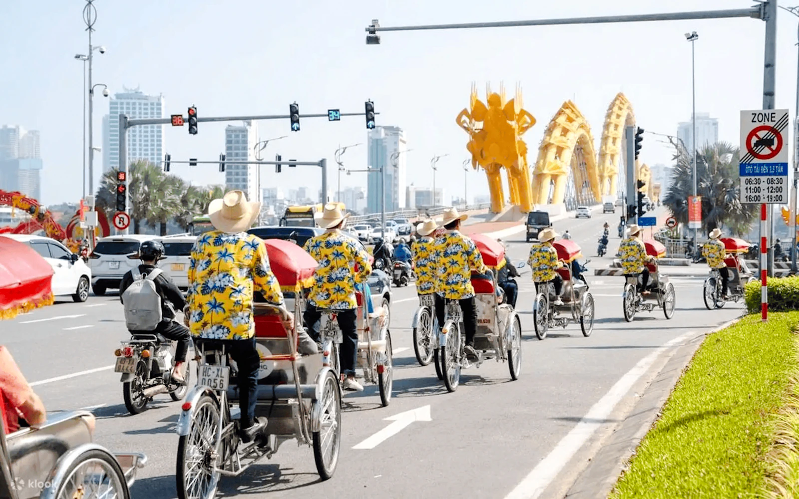Da Nang Private Cycle Rickshaw Tour with Michelin-Selected Food Image 3