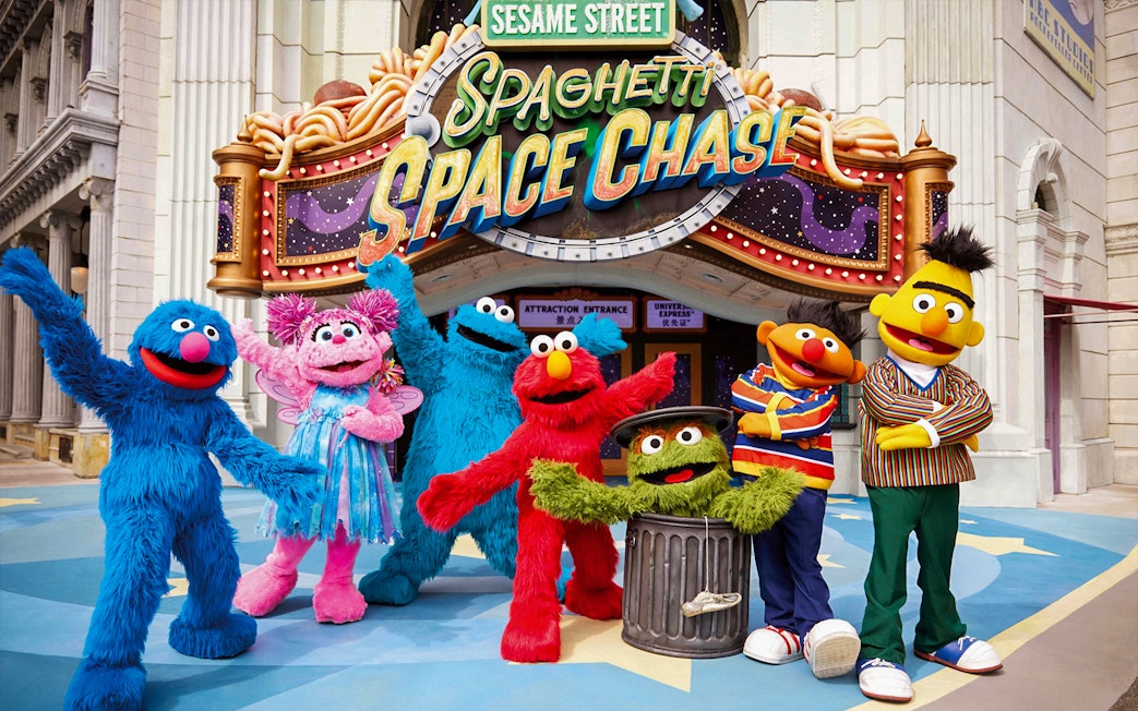 Sesame Street characters at Spaghetti Space Chase, Universal Studios Singapore.