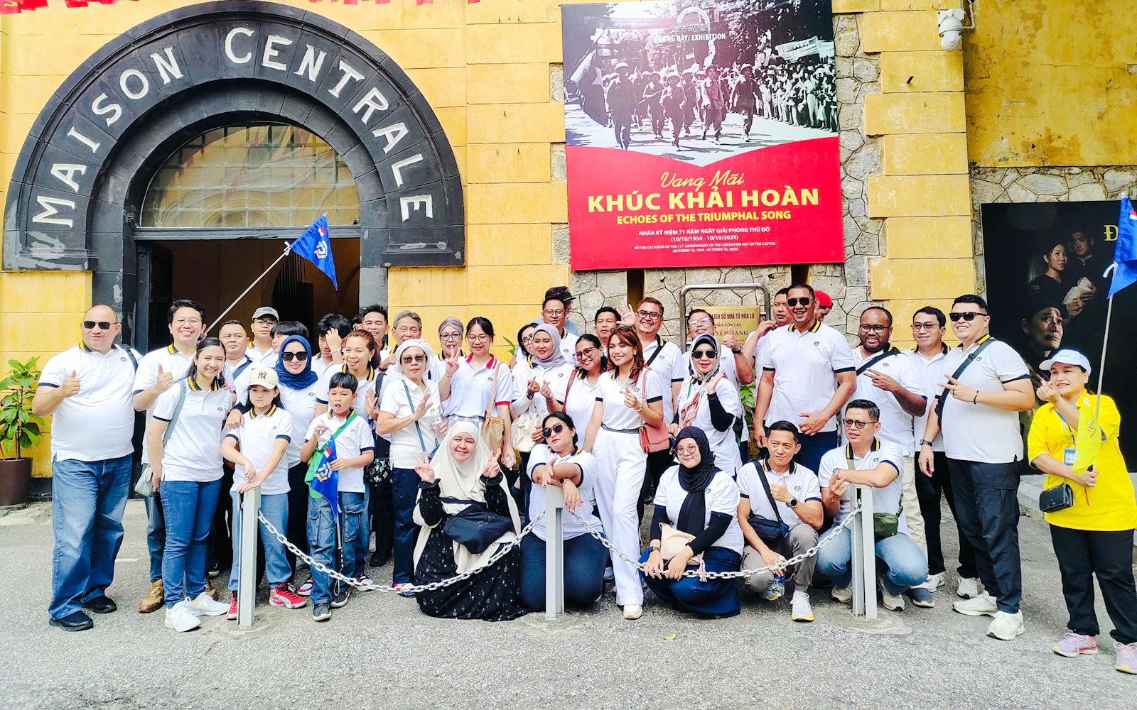 Hanoi: Vietnamese Women Museum and Hoa Lo Prison Walking Tour (Product 55536)