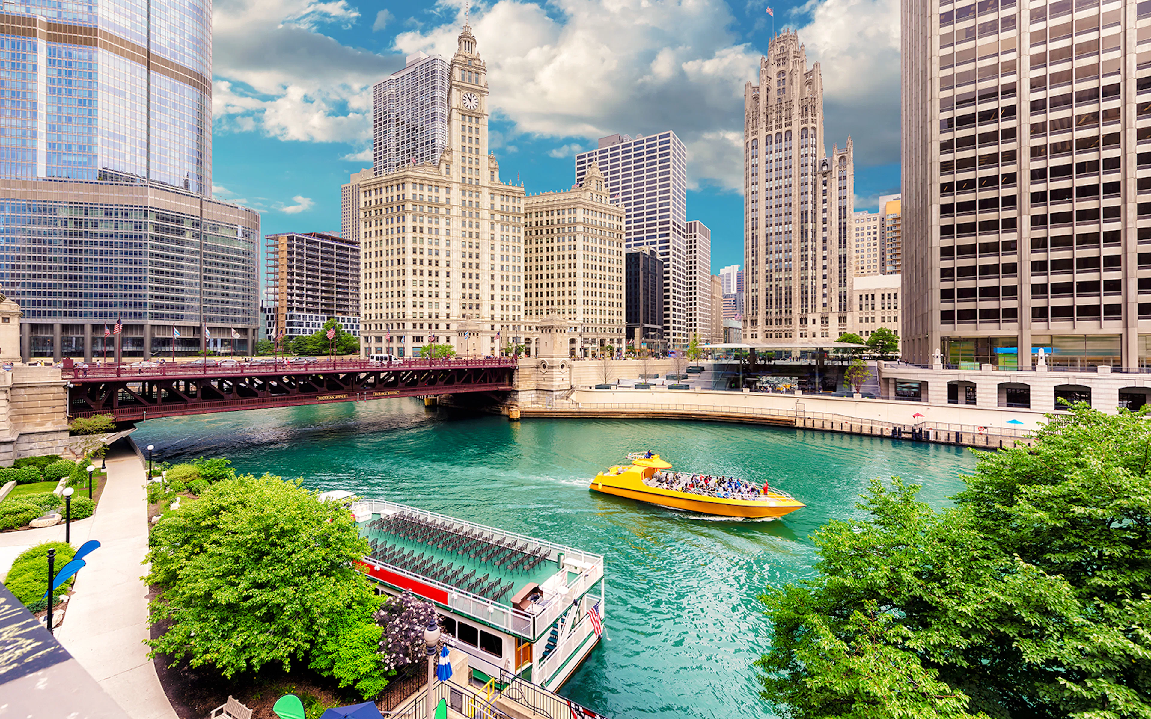 A scenic route through river and lakefront landmarks