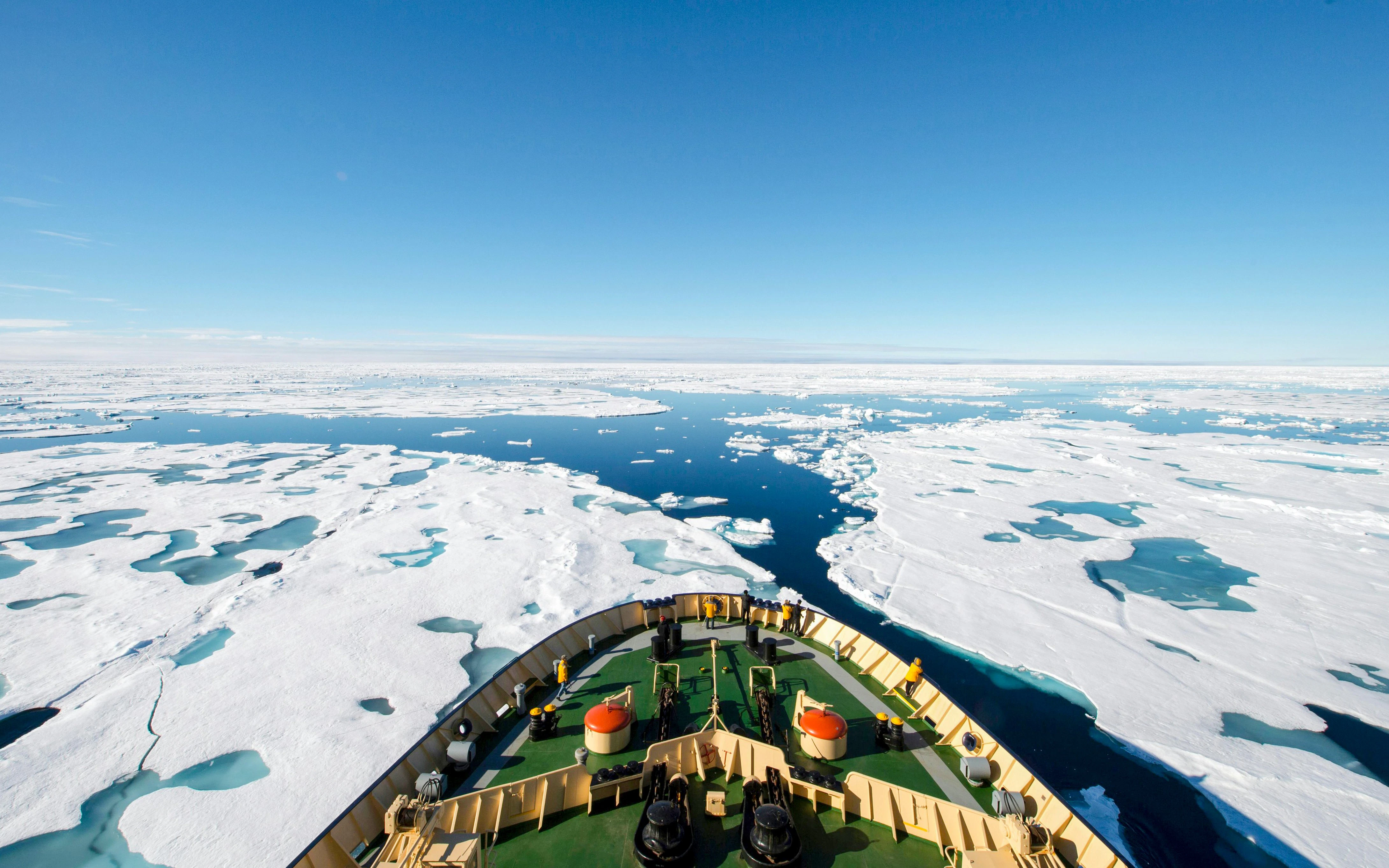 Image gallery item depicting the bow meeting ice