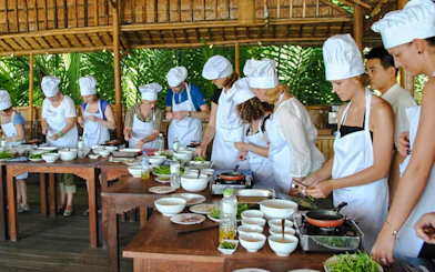 Hoi An Cooking Class with Local Market Tour at Tra Que Vegetable Village