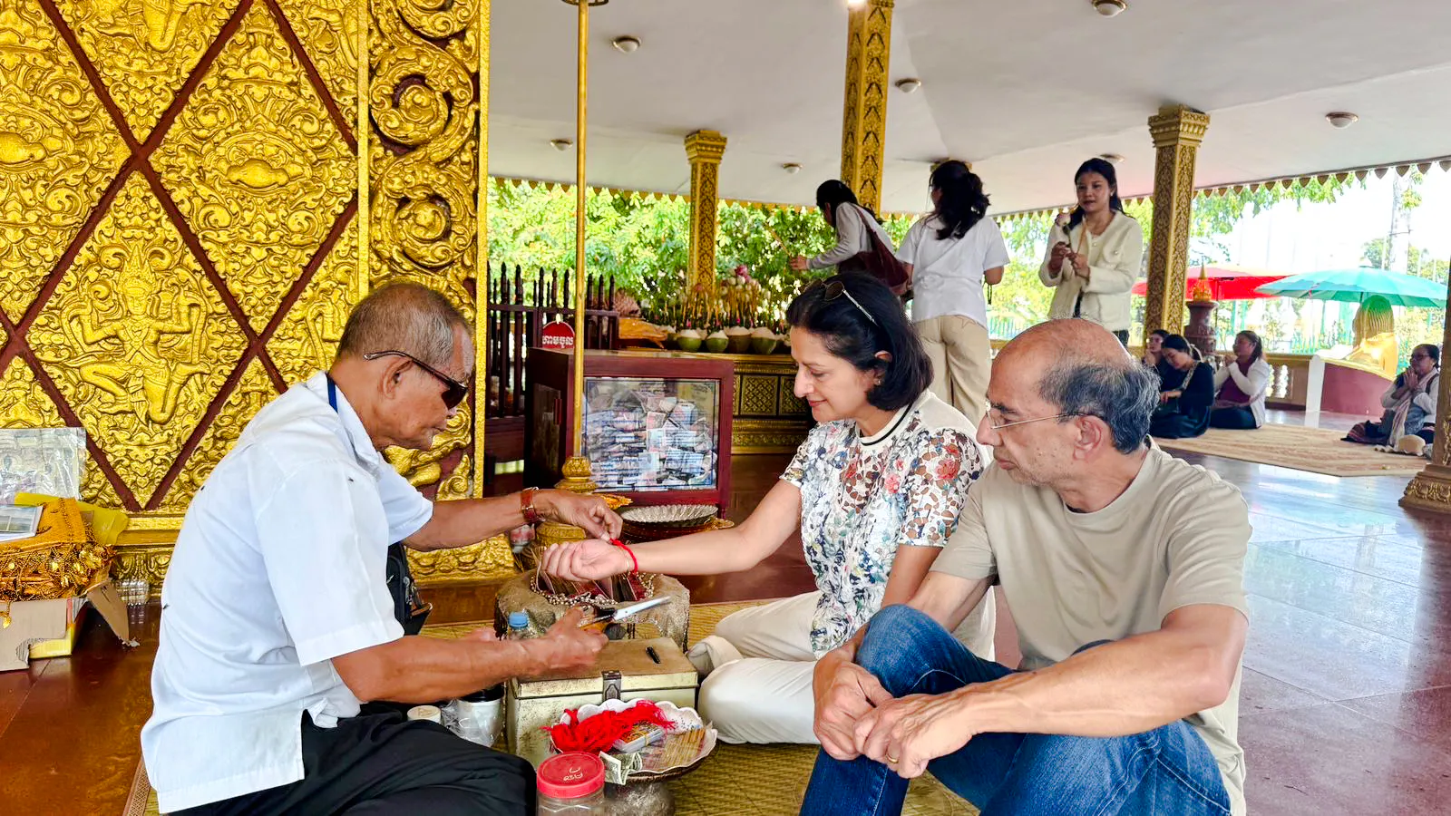 siem reap city highlights guided tour with hotel pickup and drop-off-3