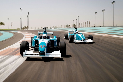 Formule Yas 3000: rijden op Yas Marina Circuit