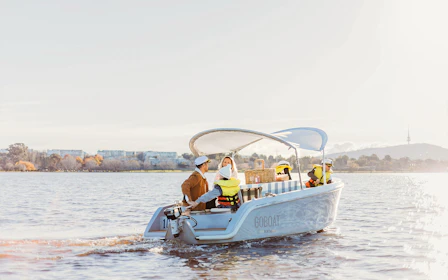Self-Drive Electric Picnic Boat Tour in Canberra
