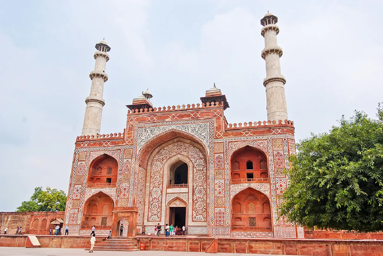 Agra Heritage Tour: Akbar Tomb, Agra Fort, and Baby Taj