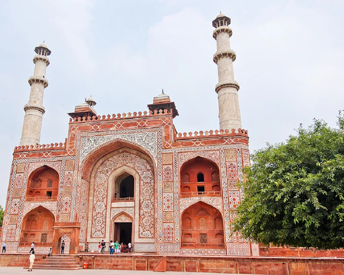 Agra Private Heritage Tour with Tickets and Transfers: Agra Fort, Akbar's Tomb and Baby Taj