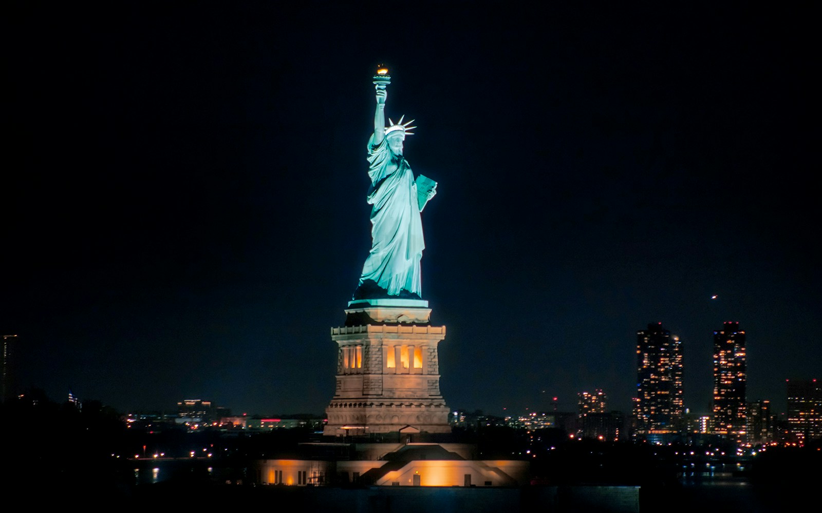 Watch New York come alive at night