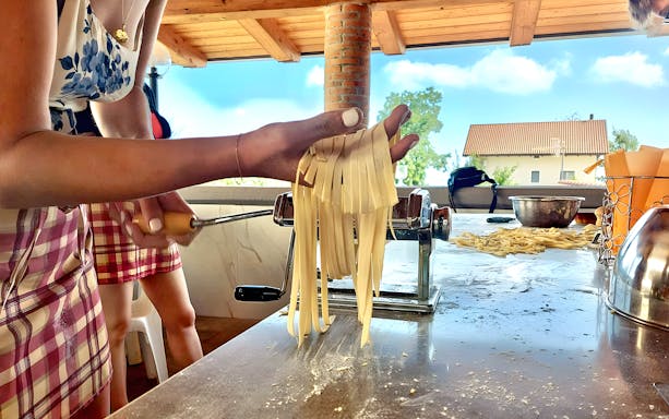 Making fresh pasta in Amalfi Coast cooking class with Neapolitan chef.