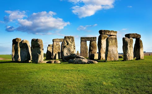 Stonehenge and Bath Tour from London