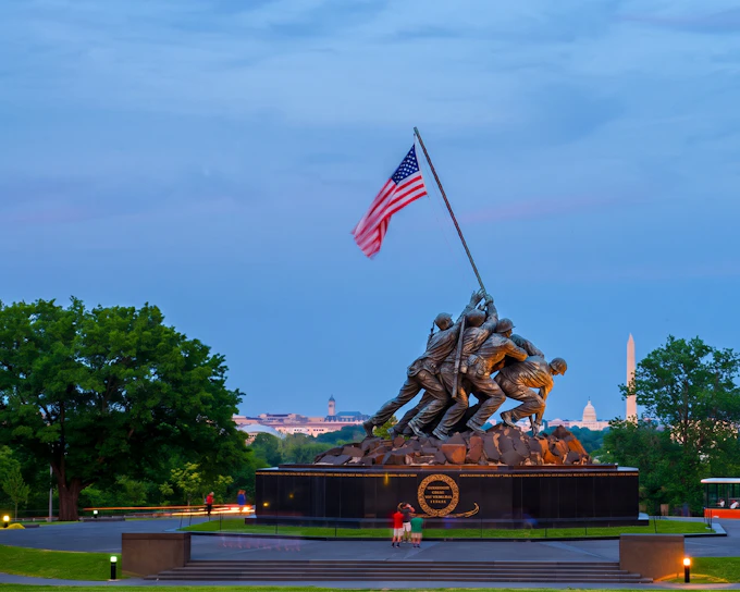 Guided Moonlight Bus Tour of Washington DC