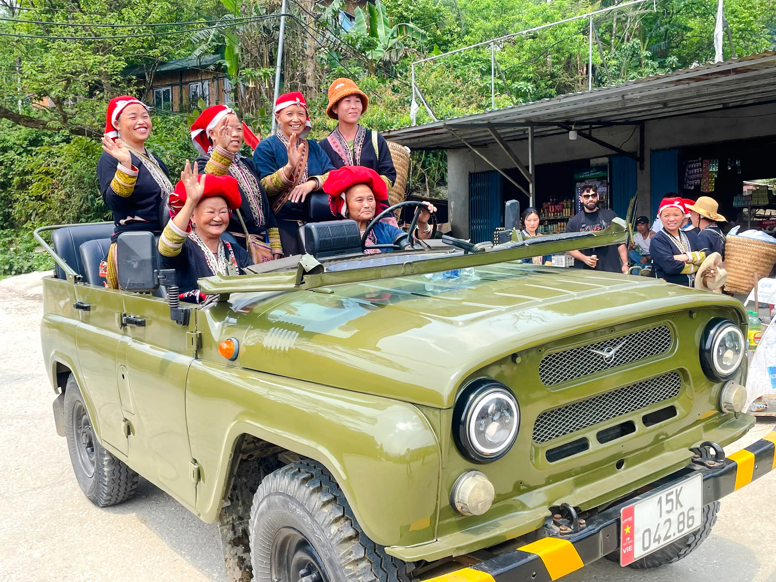 Full Day Sapa Jeep Tour