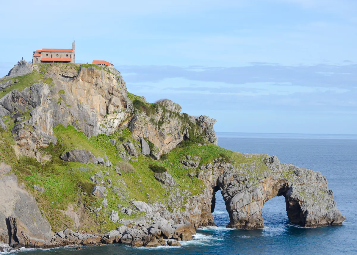 Gaztelugatxe islet with chapel on rocky cliff, San Sebastian tour.