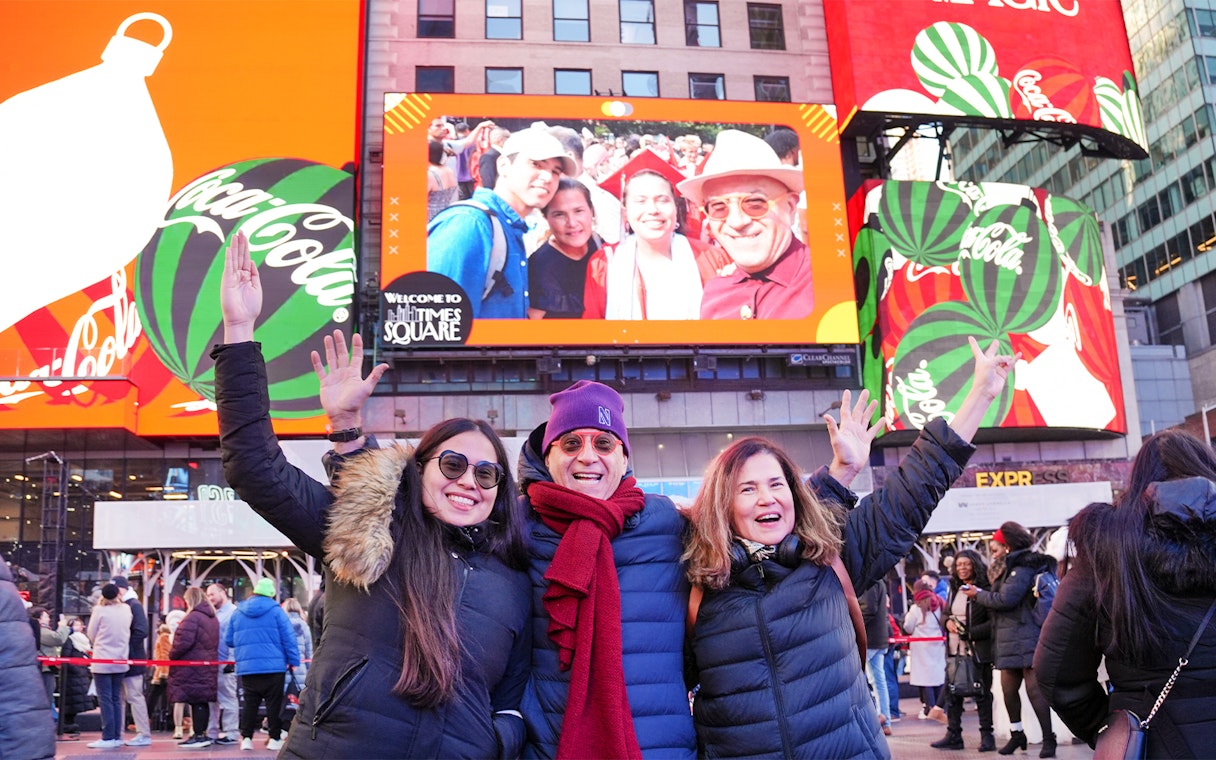 bądź widoczny na billboardzie na times square przez 24 godziny w nowym jorku-2