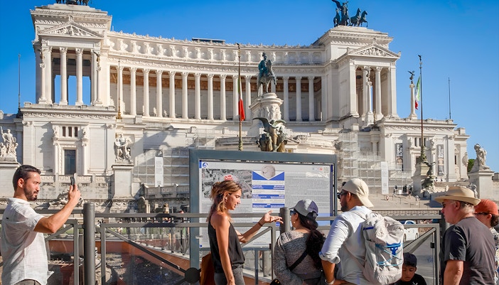 Visitors at the Vittoriano monument during a Rome walking tour.