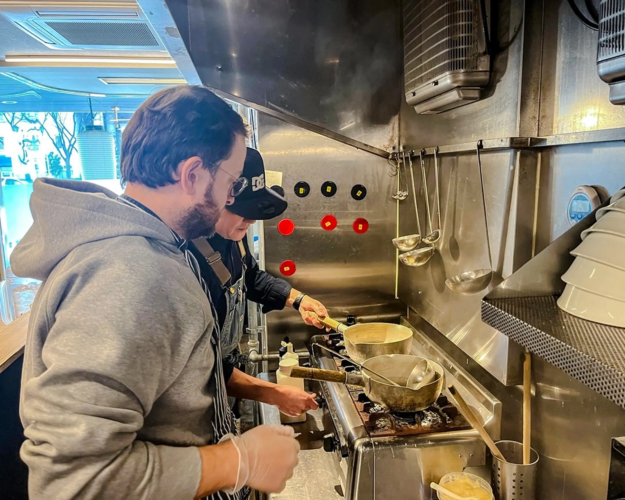 Osaka Ramen-Making Cooking Class Image 9