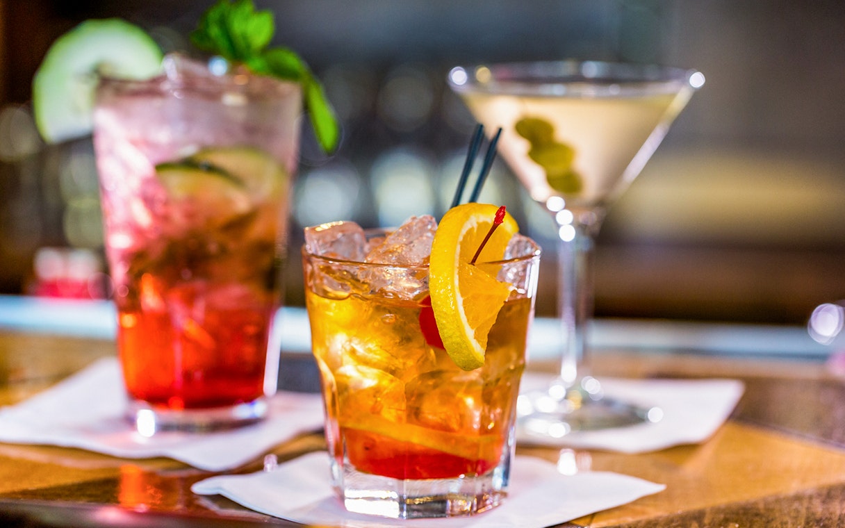 Cocktails on a bar at Melbourne Skydeck's Cocktails in the Clouds Experience.