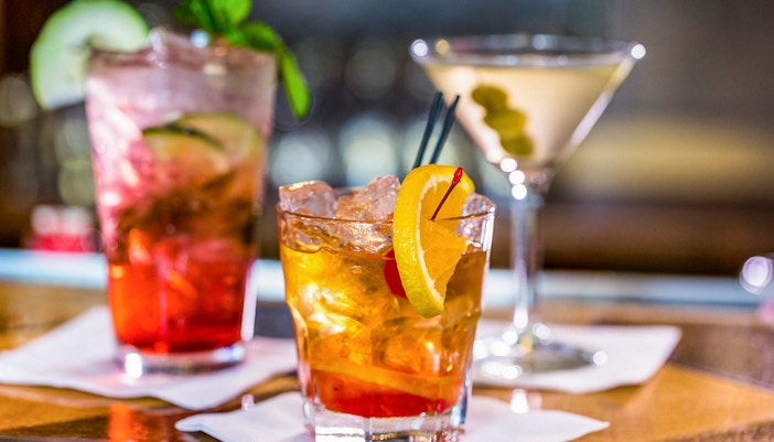 Cocktails on a bar at Melbourne Skydeck's Cocktails in the Clouds Experience.