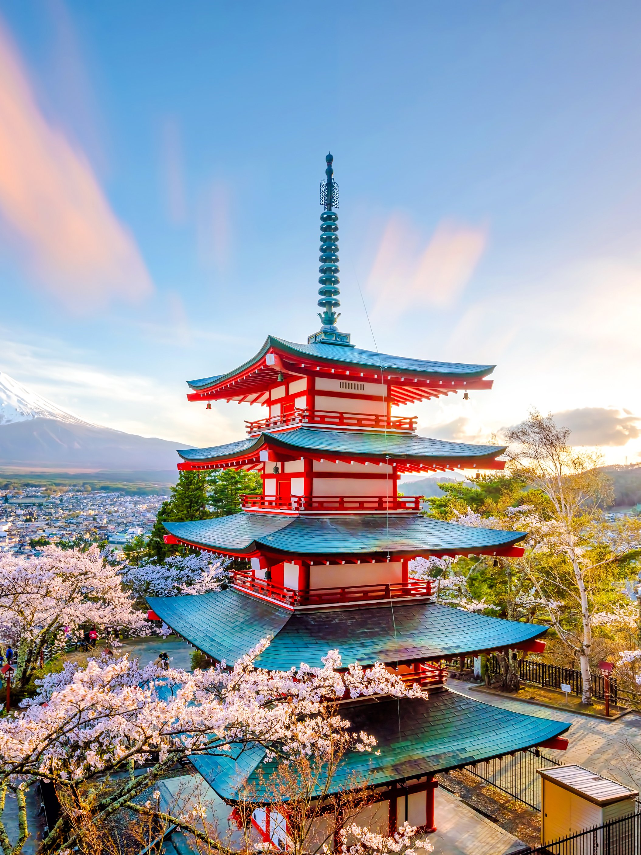 Chureito Pagoda with cherry blossoms and Mount Fuji in the background, Japan.