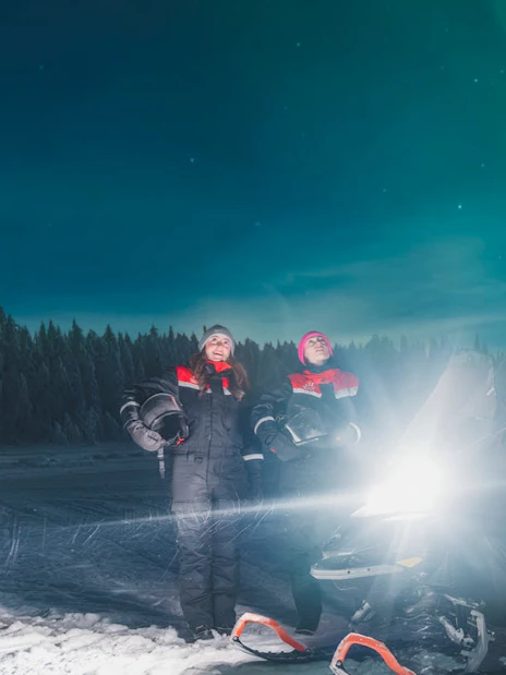 hunting northern lights with sleigh ride-3