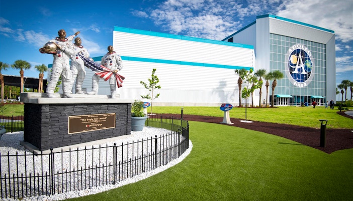 kennedy space center visitor complex