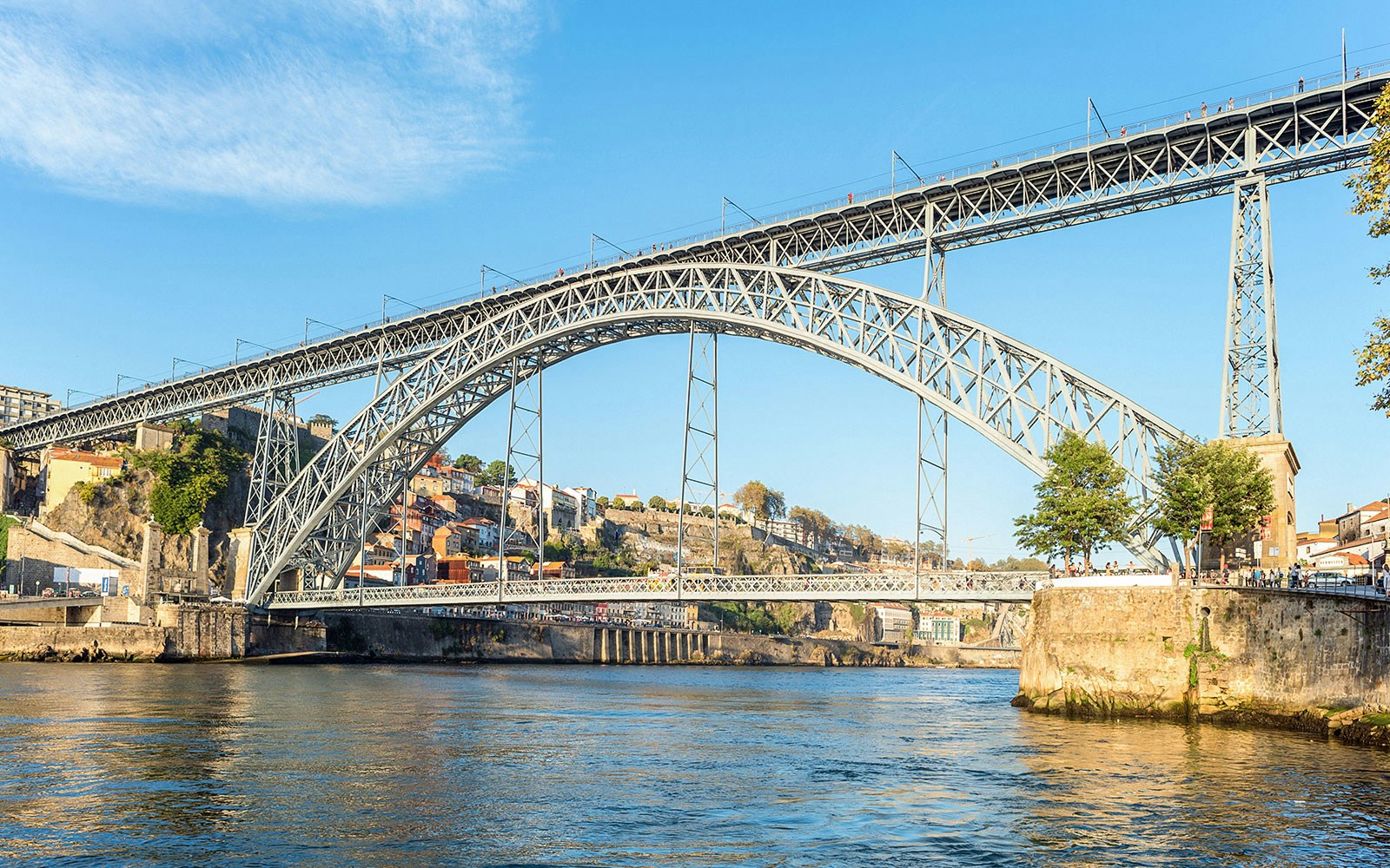 Dom Luís I Bridge spanning the Douro River in Porto, Portugal.