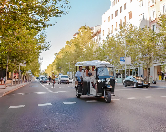 4-hour Expert Plus Madrid Tuk-Tuk Tour