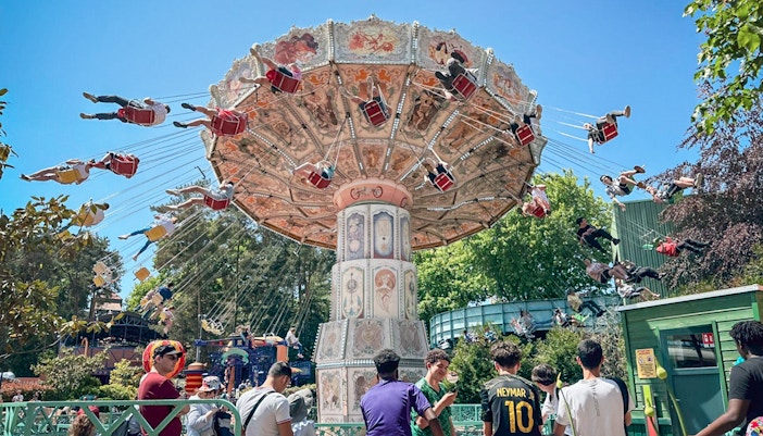 Des montagnes russes passionnantes au Parc Astérix, France