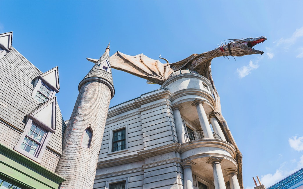 Dragon atop Gringotts Bank at Universal Orlando's Harry Potter World.