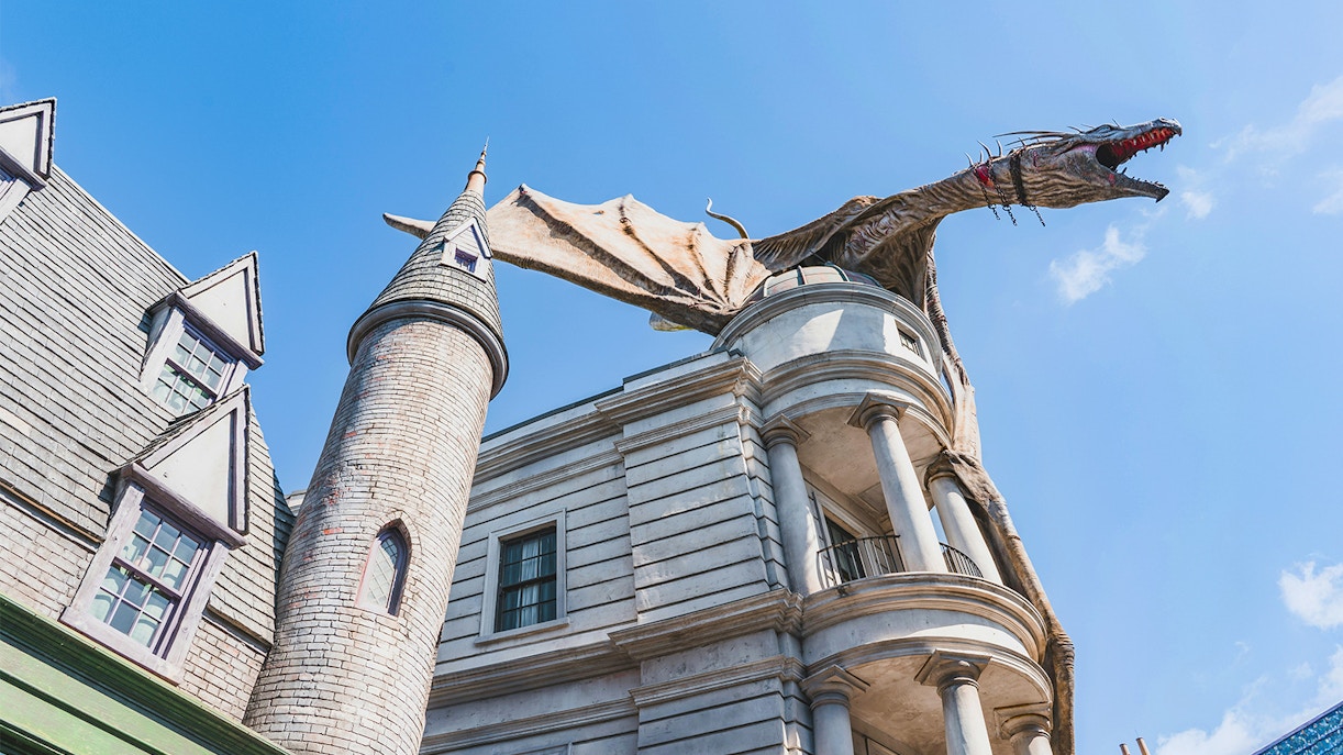 Dragon atop Gringotts Bank at Universal Orlando's Harry Potter World.