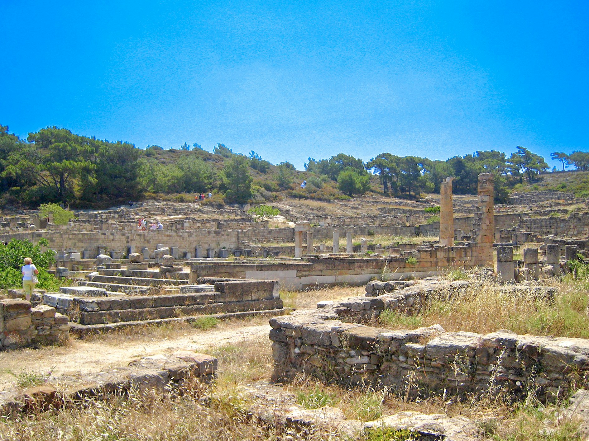 Early mycenaean settlements around Acropolis
