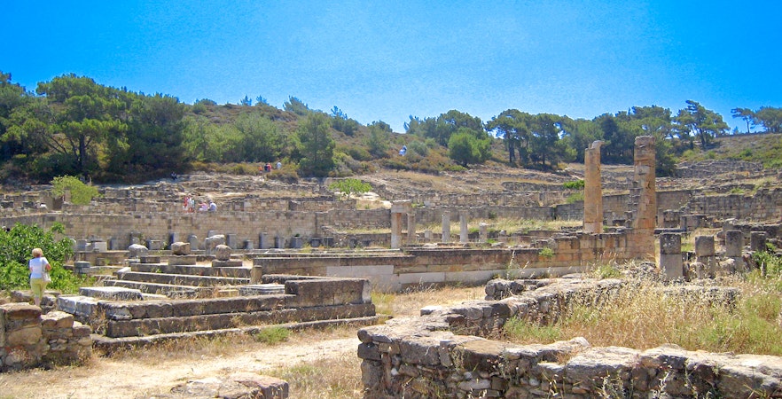 Early mycenaean settlements around Acropolis