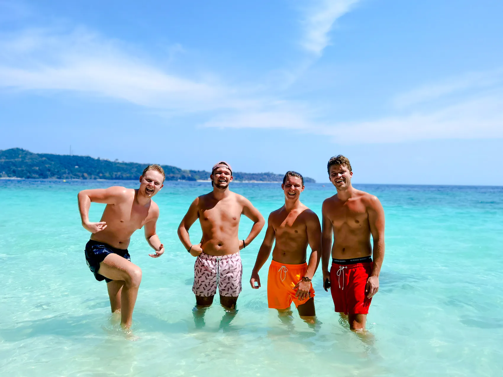 From Phuket: Phi Phi Islands Day Trip with Private Longtail Boat Tour