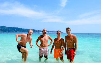 From Phuket: Phi Phi Islands Day Trip with Private Longtail Boat Tour
