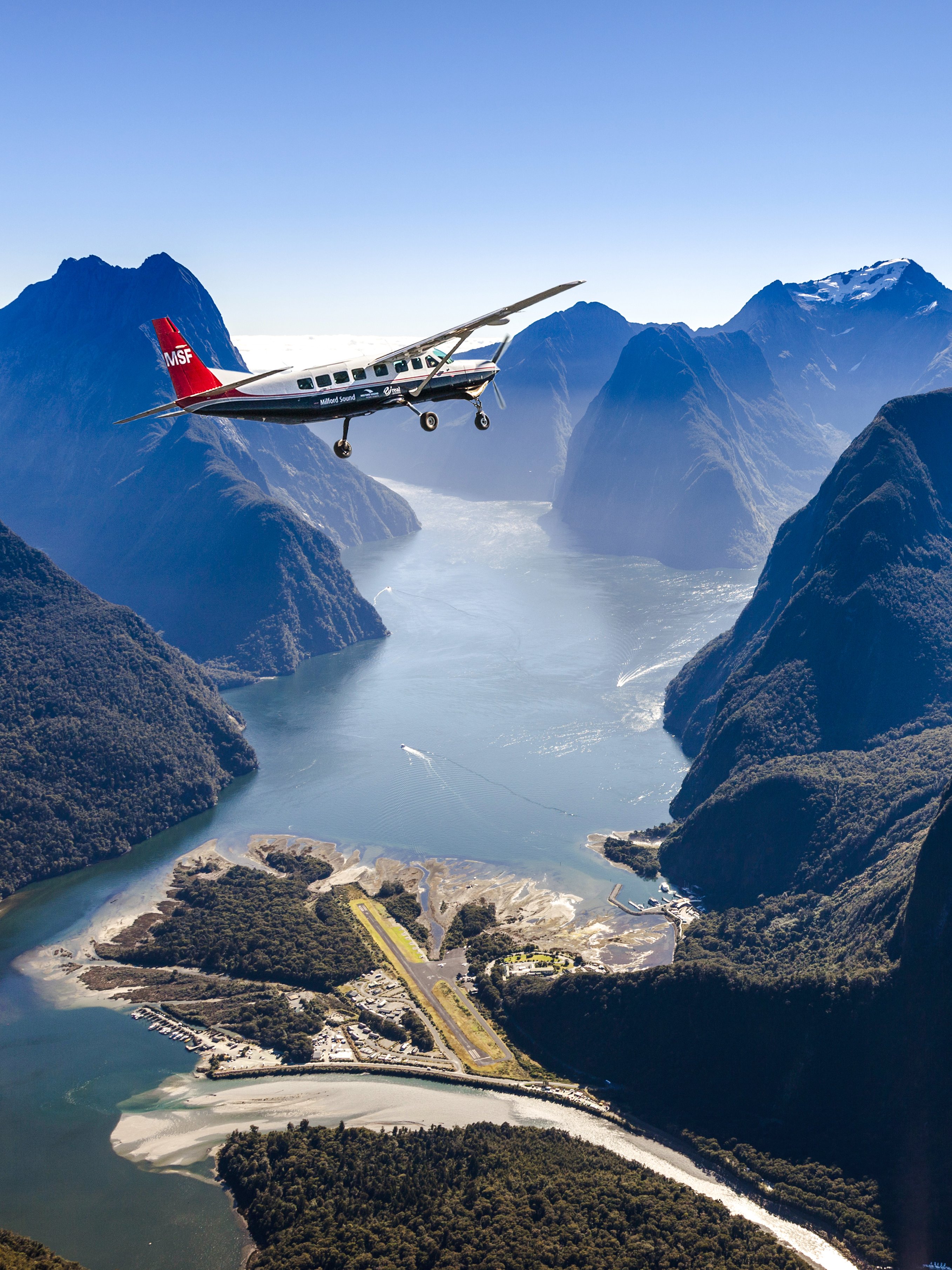 Milford Sound Scenic Flights & Tours