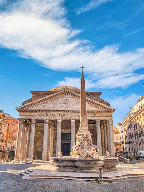 Roman Pantheon exterior with fountain in Piazza della Rotonda, Rome.