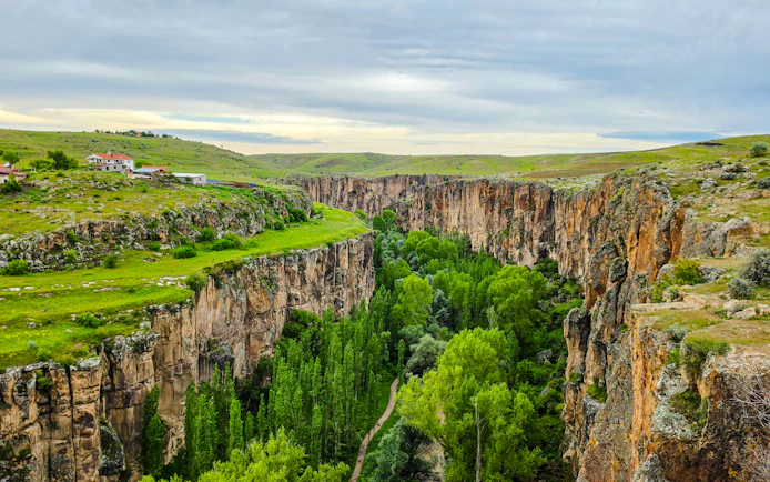 Visite guidée de la ville souterraine de Derinkuyu en Cappadoce et de la vallée d'Ihlara, avec déjeuner