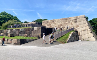 vandretur i liten gruppe i tokyos østlige keiserlige palasshager-14