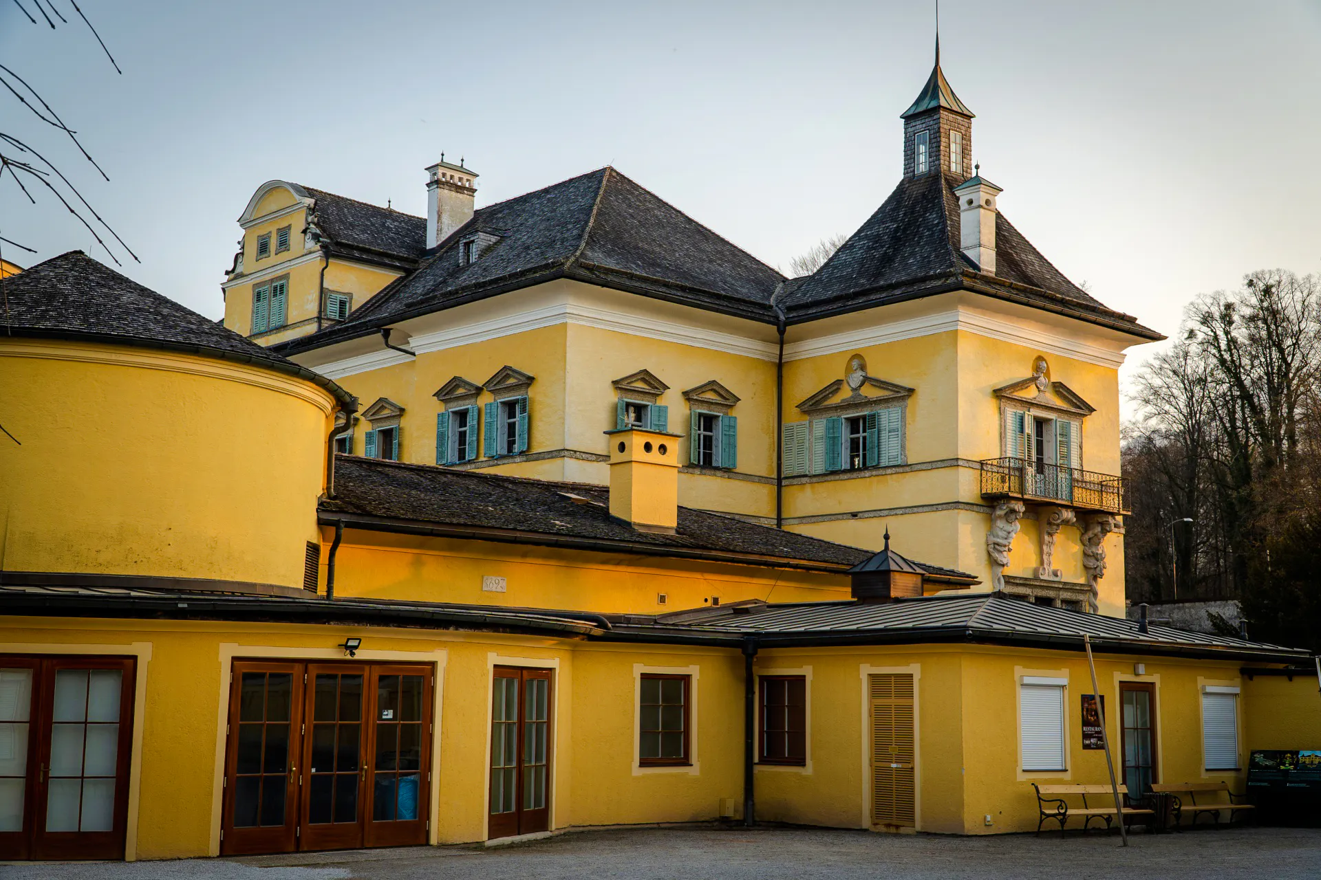visite du château d'hellbrunn à salzbourg avec les fontaines mécaniques : accès coupe-file-1