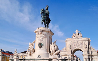 vandretur i lisboa: alfama, de gamle bymurene og utsiktspunkter-2