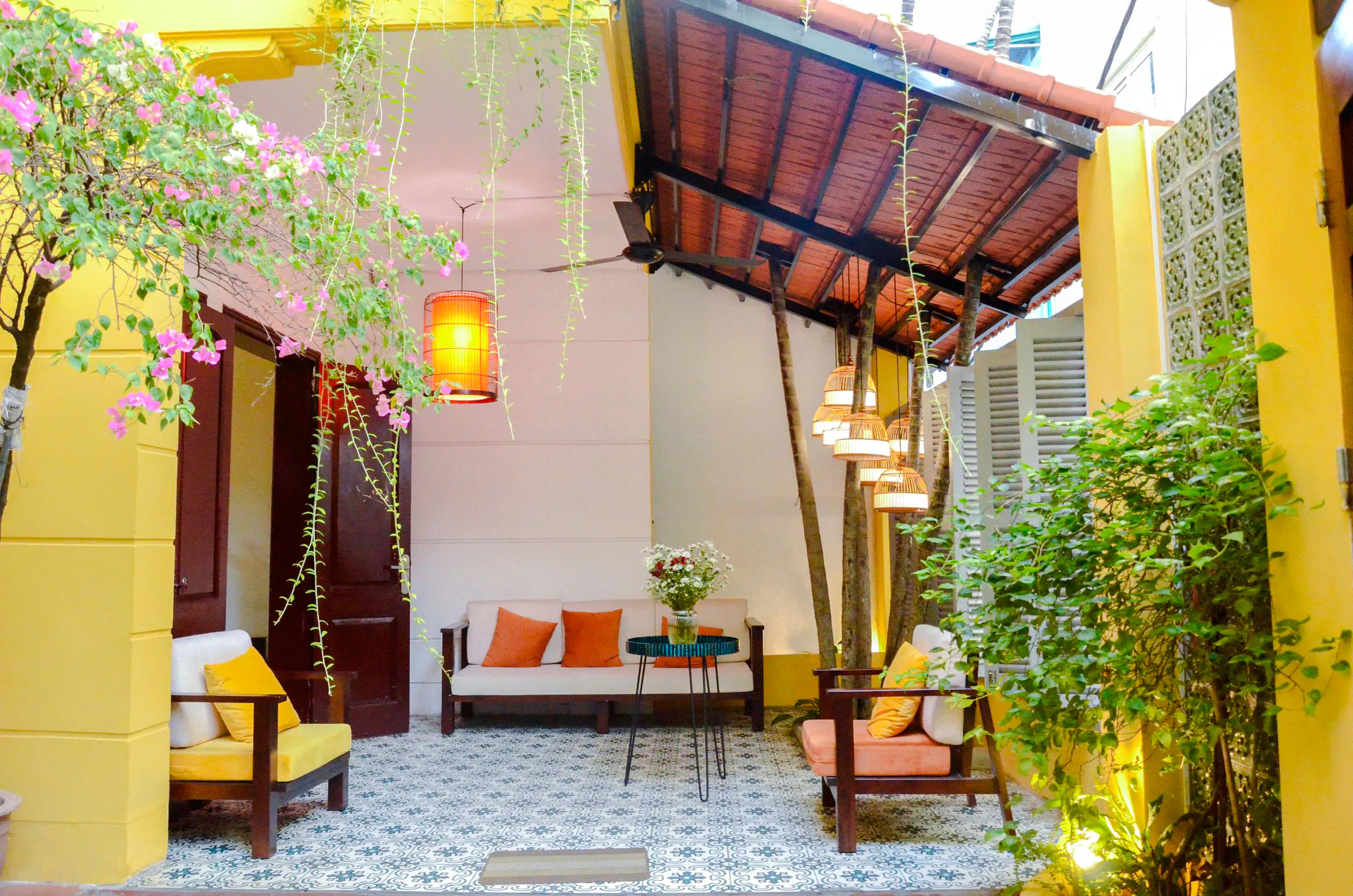 Courtyard with seating for Vietnamese coffee class, Hanoi.