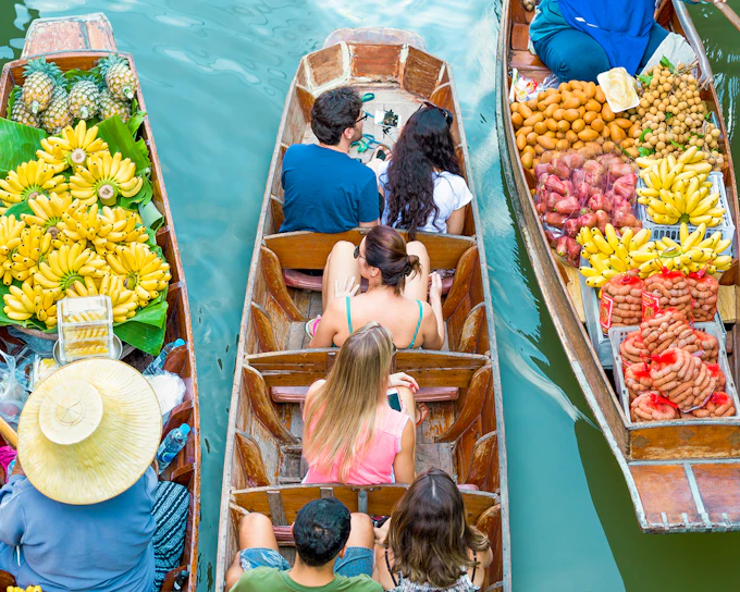 Half Day: Damnoen Saduak Floating Market Guided Tour