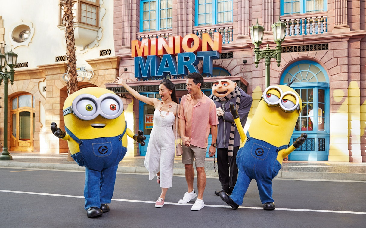 Tourists with Minions in front of Minion Mart.