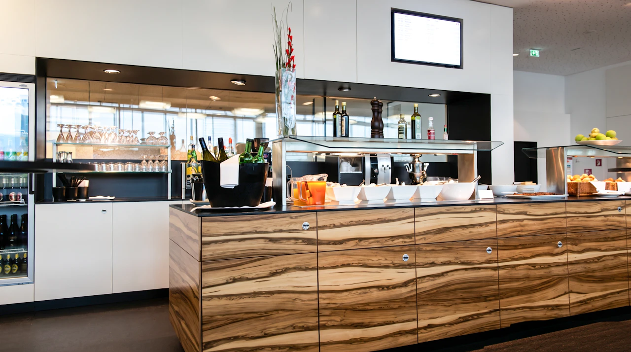 Vienna Airport: SKY Lounge at Terminal 3 — 2