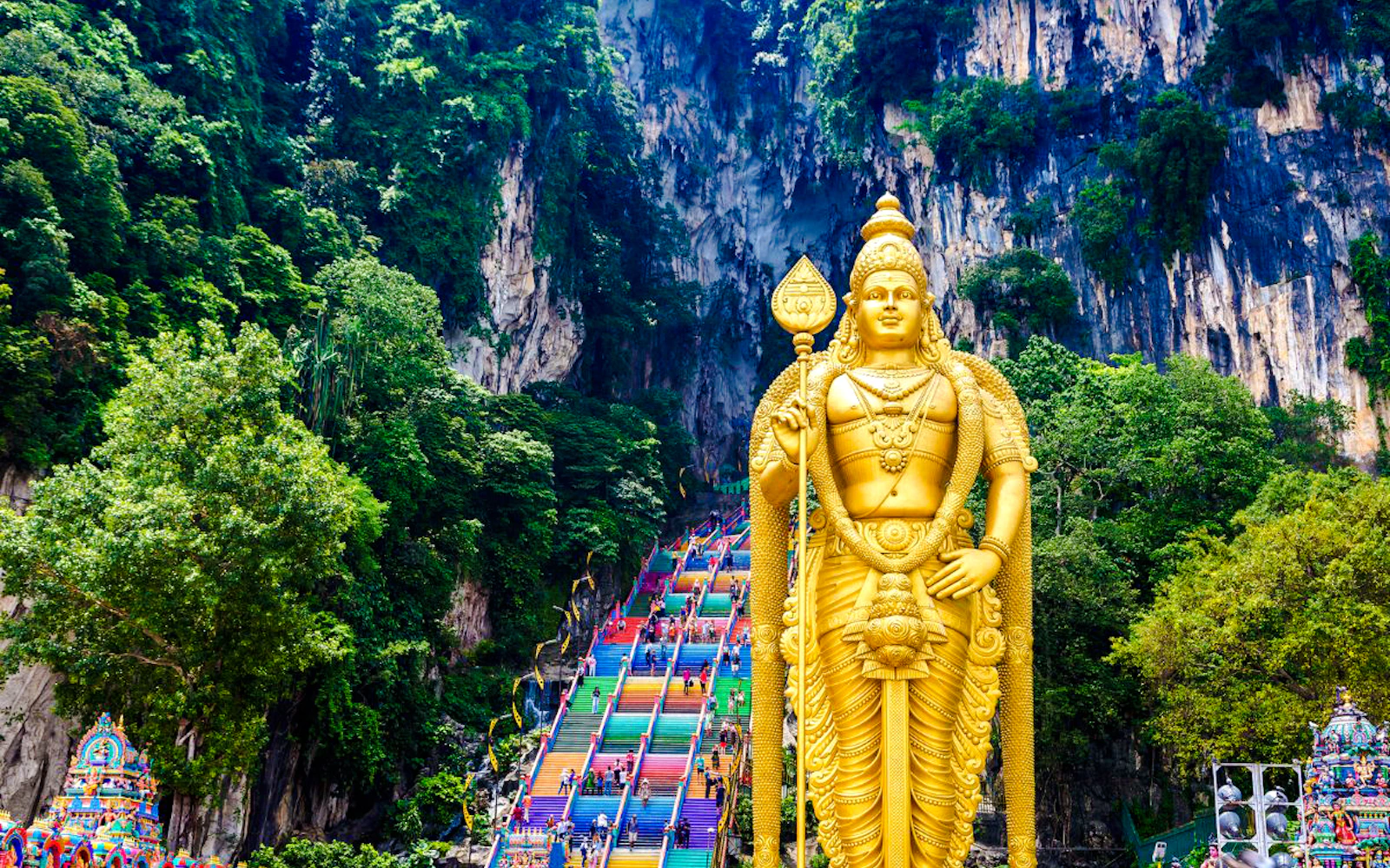 From Kuala Lumpur: Genting Highlands Day Trip with Awana SkyWay Cable Car and Batu Caves Photo Stop Image 3
