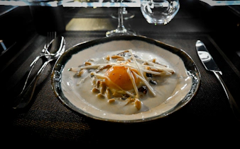 Oeuf dish served on Bustronome bus tour in Dubai.