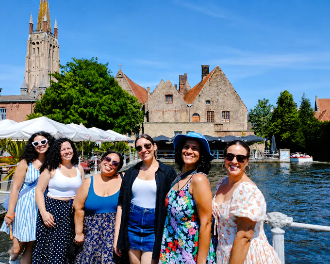 Bruges Small-Group Walking Tour with Canal Cruise and Belgian Praline Tasting