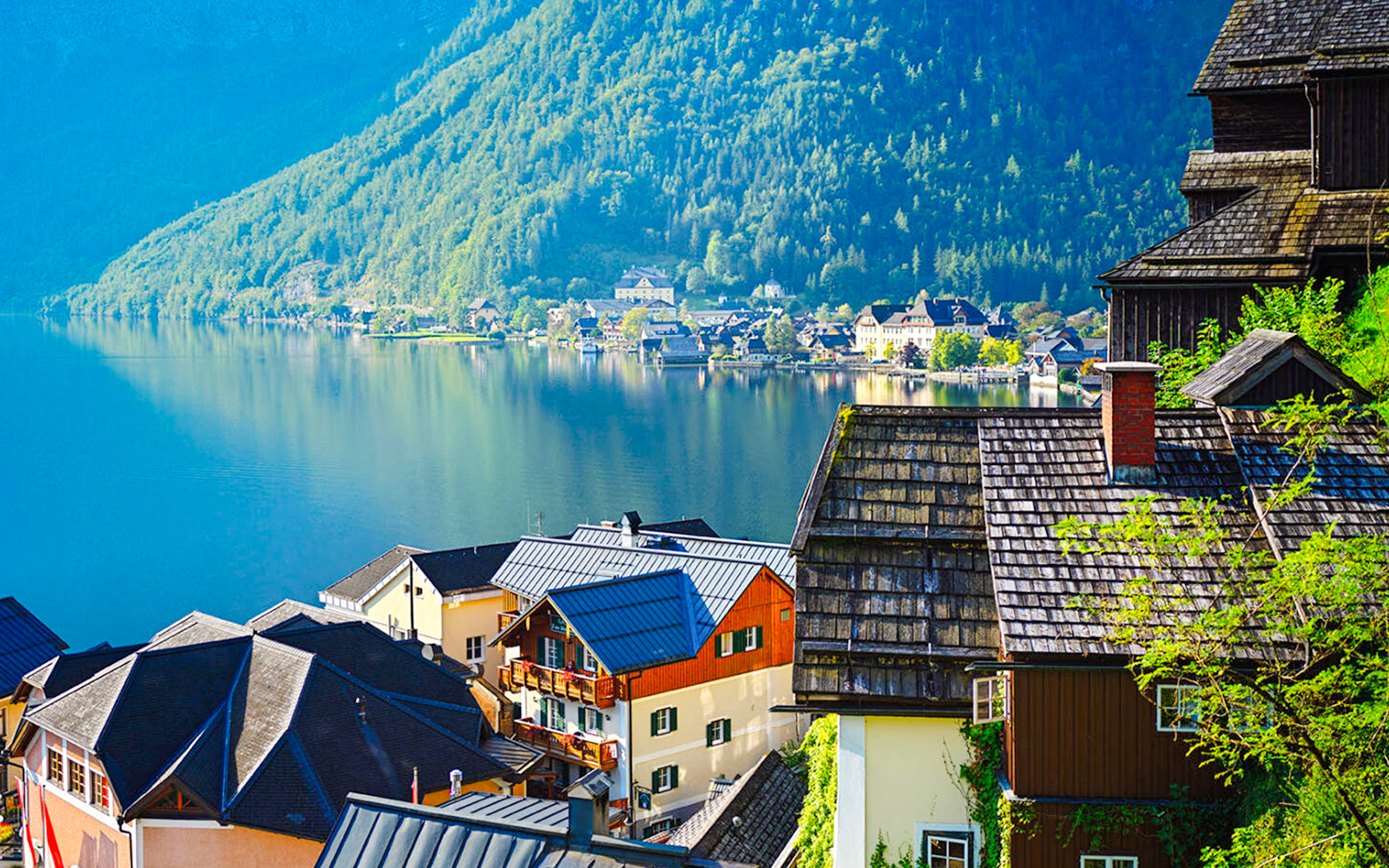 Village of Hallstatt, Austria with lakeside view and traditional alpine houses.