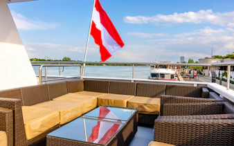 vienna panorama cruise on danube river-2