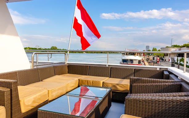 crucero panorámico por el danubio con delicias vienesas opcionales-2